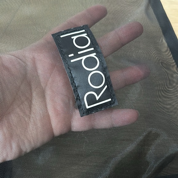 Rodial mesh cosmetic bag - Picture 3 of 3